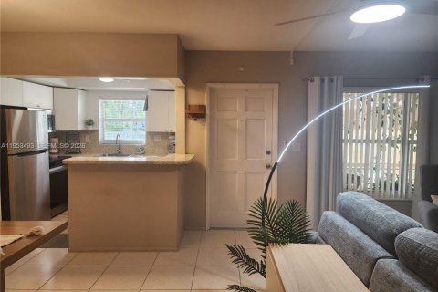 Copropriété à louer à Pompano Beach, Floride: 2 chambres, 87.33 m2 № 2011030 - photo 11