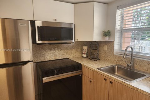 Copropriété à louer à Pompano Beach, Floride: 2 chambres, 87.33 m2 № 2011030 - photo 14