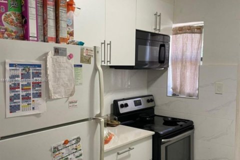 House in Fort Lauderdale, Florida 3 bedrooms, 84.26 sq.m. № 1696436 - photo 3