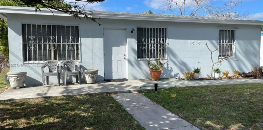 House in Fort Lauderdale, Florida 3 bedrooms, 84.26 sq.m. № 1696436