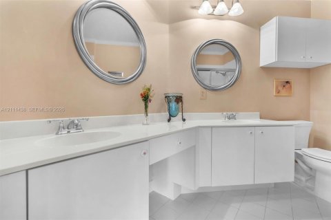 Townhouse in Tamarac, Florida 3 bedrooms, 187.29 sq.m. № 2428359 - photo 26