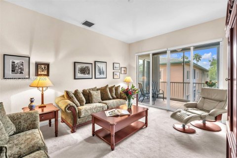 Townhouse in Tamarac, Florida 3 bedrooms, 187.29 sq.m. № 2428359 - photo 4