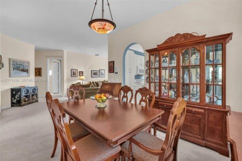 Townhouse in Tamarac, Florida 3 bedrooms, 187.29 sq.m. № 2428359 - photo 14