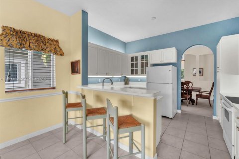 Townhouse in Tamarac, Florida 3 bedrooms, 187.29 sq.m. № 2428359 - photo 13