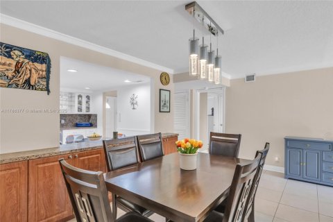Condominio en venta en Pembroke Pines, Florida, 2 dormitorios, 135.54 m2 № 1862389 - foto 6