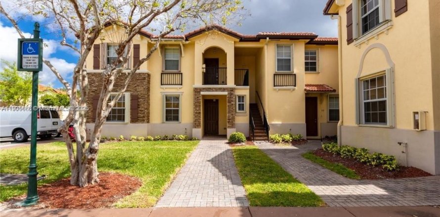 Кондоминиум с 3 спальнями в Хомстед, Флорида № 1963563