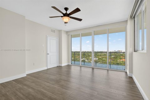 Снять в аренду кондоминиум в Майами, Флорида 2 спальни, 133.04м2, № 1947416 - фото 11
