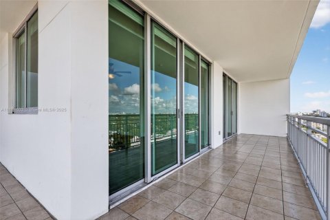 Снять в аренду кондоминиум в Майами, Флорида 2 спальни, 133.04м2, № 1947416 - фото 26