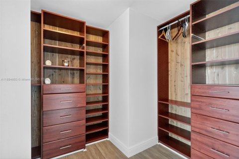 Снять в аренду кондоминиум в Майами, Флорида 2 спальни, 133.04м2, № 1947416 - фото 14