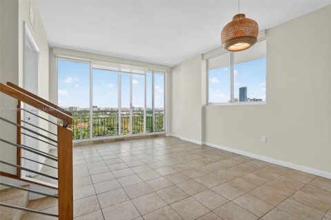Снять в аренду кондоминиум в Майами, Флорида 2 спальни, 133.04м2, № 1947416 - фото 5