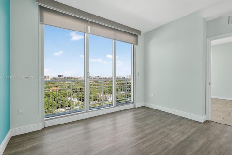 Снять в аренду кондоминиум в Майами, Флорида 2 спальни, 133.04м2, № 1947416 - фото 22