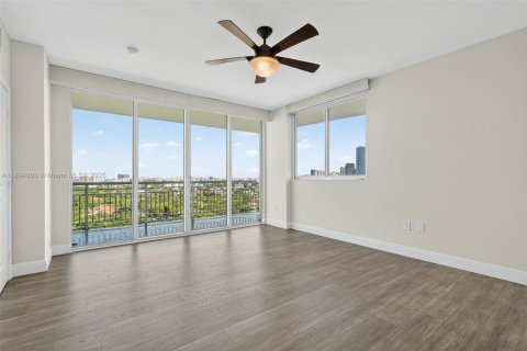 Снять в аренду кондоминиум в Майами, Флорида 2 спальни, 133.04м2, № 1947416 - фото 9