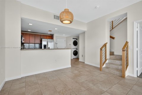 Снять в аренду кондоминиум в Майами, Флорида 2 спальни, 133.04м2, № 1947416 - фото 7