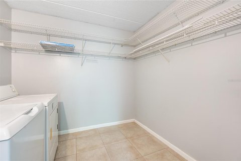 Condo in Largo, Florida, 2 bedrooms  № 1884751 - photo 21