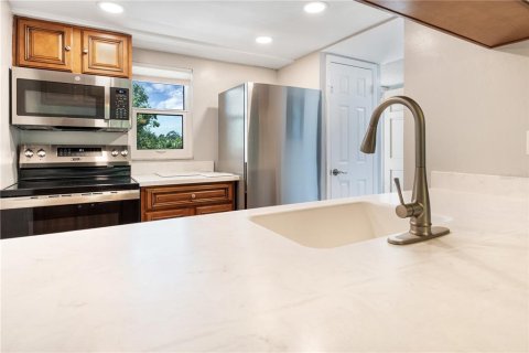 Condo in Largo, Florida, 2 bedrooms  № 1884751 - photo 7