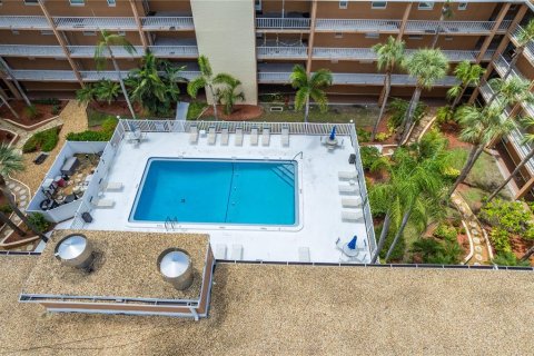 Condo in Largo, Florida, 2 bedrooms  № 1884751 - photo 25
