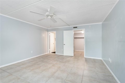 Condo in Largo, Florida, 2 bedrooms  № 1884751 - photo 16