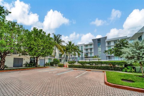 Copropriété à vendre à Hollywood, Floride: 2 chambres, 98.94 m2 № 2048191 - photo 3