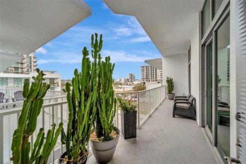 Copropriété à vendre à Hollywood, Floride: 2 chambres, 98.94 m2 № 2048191 - photo 2