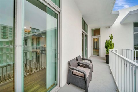 Copropriété à vendre à Hollywood, Floride: 2 chambres, 98.94 m2 № 2048191 - photo 13