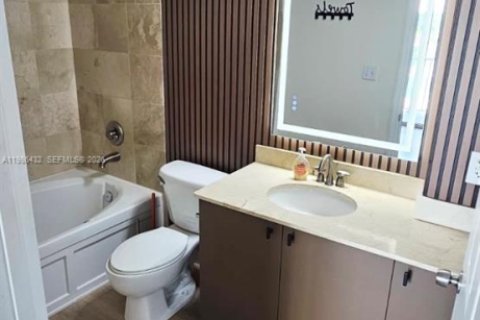 Copropriété à vendre à Hollywood, Floride: 2 chambres, 98.94 m2 № 2048191 - photo 17