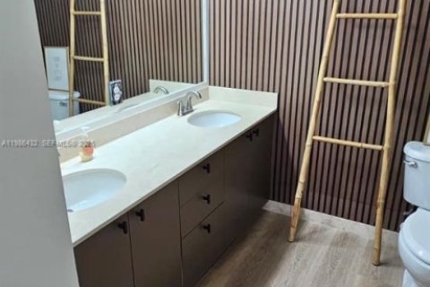 Copropriété à vendre à Hollywood, Floride: 2 chambres, 98.94 m2 № 2048191 - photo 18