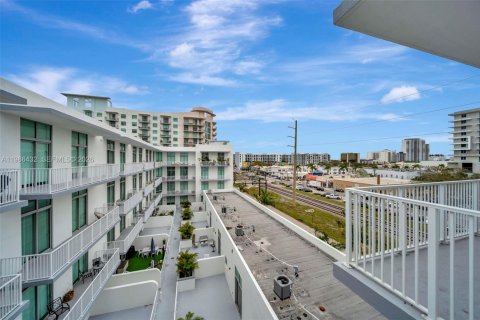 Copropriété à vendre à Hollywood, Floride: 2 chambres, 98.94 m2 № 2048191 - photo 10