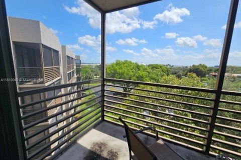 Condo in Pembroke Pines, Florida, 1 bedroom  № 1752700 - photo 21