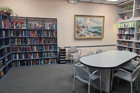 Condo in Pembroke Pines, Florida, 1 bedroom  № 1752700 - photo 30