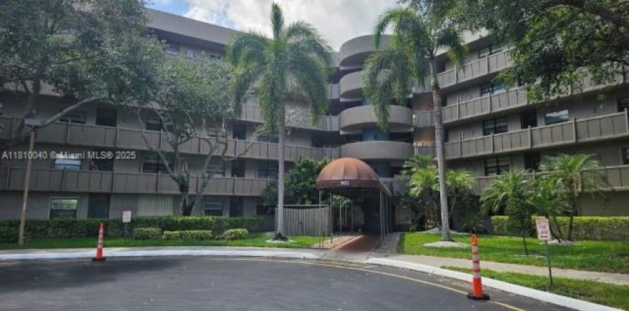 Condo in Pembroke Pines, Florida, 1 bedroom  № 1752700