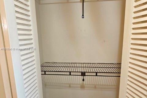 Condo in Pembroke Pines, Florida, 1 bedroom  № 1752700 - photo 14