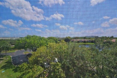 Condo in Pembroke Pines, Florida, 1 bedroom  № 1752700 - photo 22