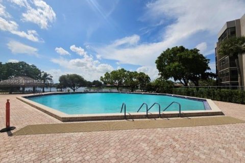 Condo in Pembroke Pines, Florida, 1 bedroom  № 1752700 - photo 26