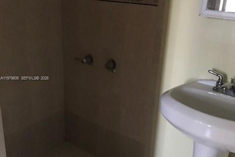 Touwnhouse à louer à Miami, Floride: 2 chambres, 87.89 m2 № 2046165 - photo 17