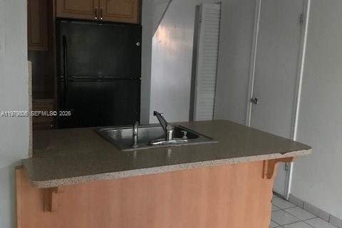 Touwnhouse à louer à Miami, Floride: 2 chambres, 87.89 m2 № 2046165 - photo 7