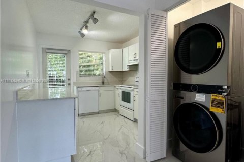 Casa en alquiler en Fort Lauderdale, Florida, 2 dormitorios, 215.07 m2 № 1890530 - foto 6