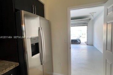 Condominio en alquiler en Sunrise, Florida, 3 dormitorios, 151.24 m2 № 2075200 - foto 3