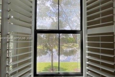 Condominio en alquiler en Sunrise, Florida, 3 dormitorios, 151.24 m2 № 2075200 - foto 28