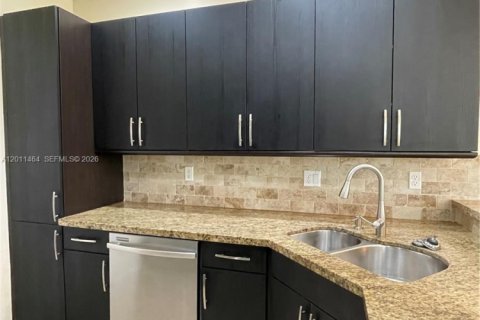 Condominio en alquiler en Sunrise, Florida, 3 dormitorios, 151.24 m2 № 2075200 - foto 2