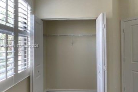 Condominio en alquiler en Sunrise, Florida, 3 dormitorios, 151.24 m2 № 2075200 - foto 27