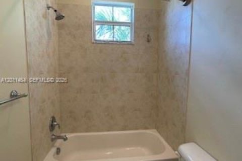 Condominio en alquiler en Sunrise, Florida, 3 dormitorios, 151.24 m2 № 2075200 - foto 29