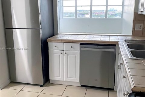 Copropriété à louer à Miami, Floride: 1 chambre, 79.99 m2 № 2153814 - photo 9