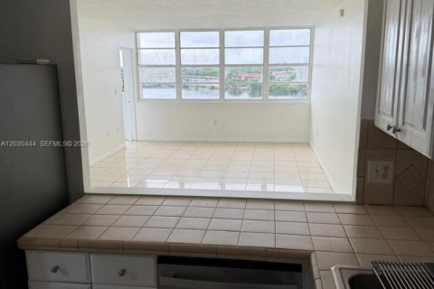 Copropriété à louer à Miami, Floride: 1 chambre, 79.99 m2 № 2153814 - photo 10