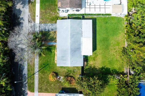 House in Miami, Florida 3 bedrooms, 127.74 sq.m. № 2190815