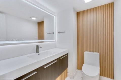 Condo in South Palm Beach, Florida, 1 bedroom  № 1467734 - photo 4
