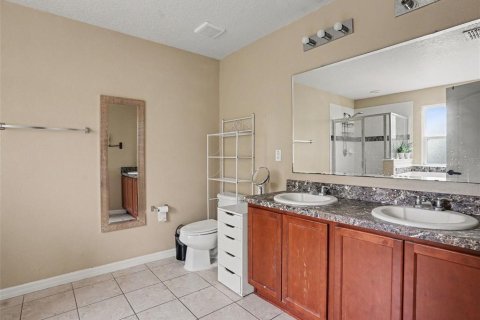 Casa en venta en Kissimmee, Florida, 5 dormitorios, 302.58 m2 № 2386030 - foto 26