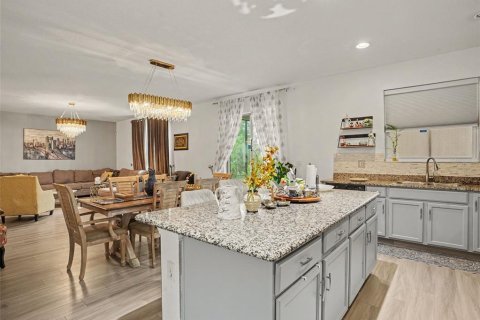 Casa en venta en Kissimmee, Florida, 5 dormitorios, 302.58 m2 № 2386030 - foto 10