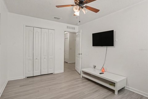 Casa en venta en Kissimmee, Florida, 5 dormitorios, 302.58 m2 № 2386030 - foto 23