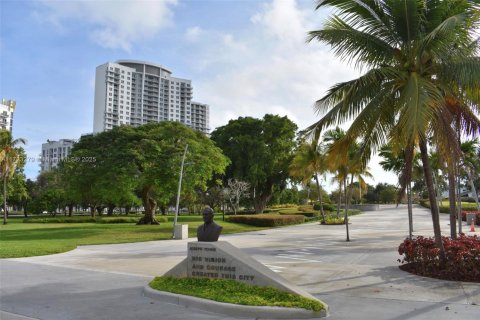 Купить кондоминиум в Холливуд, Флорида 1 спальня, 64.1м2, № 1936593 - фото 19