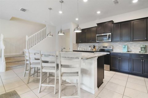 Townhouse in Davenport, Florida 5 bedrooms, 213.02 sq.m. № 1909068 - photo 6